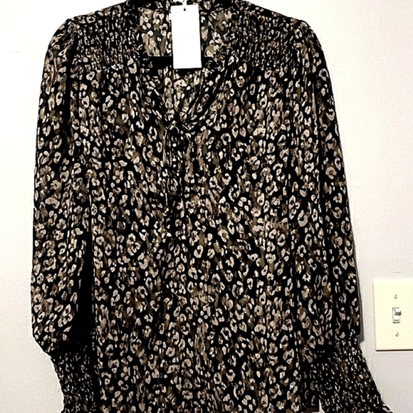 WOMENS SHEER ANIMAL PRINT LONG SLEEVED BLOUSE. NEW WITH TAGS - Picture 2 of 14